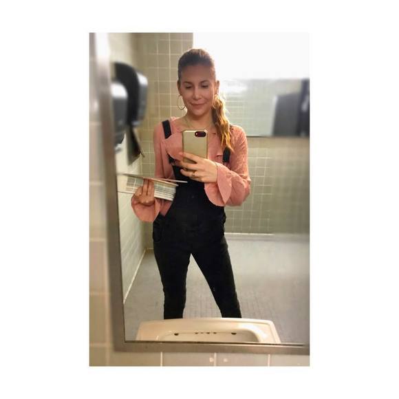 Meet your Posher, Erin - Picture 1 of 1